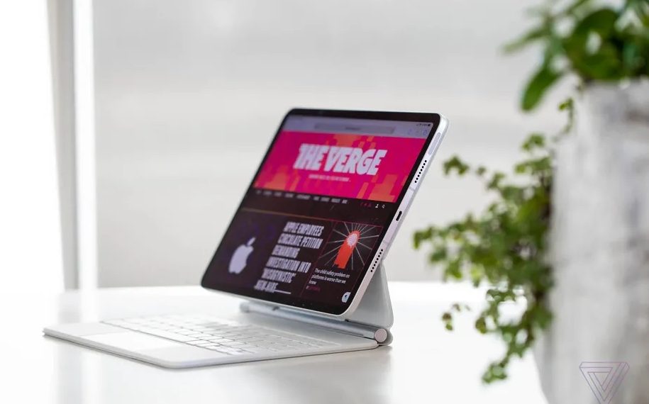 Apple iPadOS 16 ile Dizüstü Bilgisayar Formatına Gidiyor