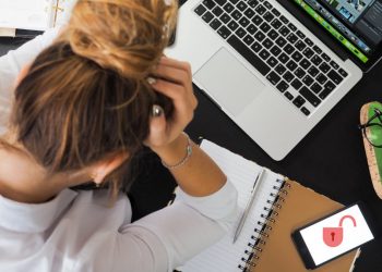 iPhone Uygulamalara Şifre Koyma Nasıl Yapılır?