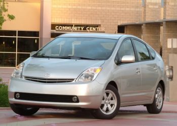 Toyota Redwood ile Elektrikli Araçların Pillerini Dönüştürmeyi Planlıyor