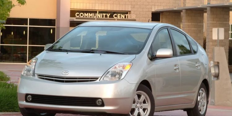 Toyota Redwood ile Elektrikli Araçların Pillerini Dönüştürmeyi Planlıyor