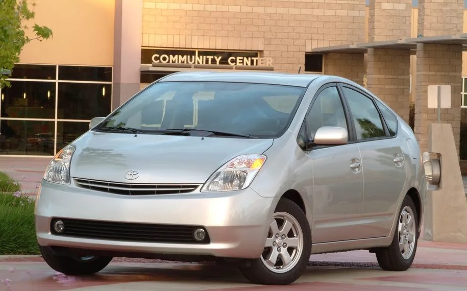 Toyota Redwood ile Elektrikli Araçların Pillerini Dönüştürmeyi Planlıyor