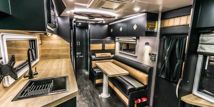 7 Cihaz Önerisi ile Teknolojik Karavanlar