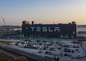 Tesla Teslimatlarında Düşüş Yaşıyor