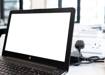 Bilgisayar Ekranı Beyaz Oldu, Ne Yapmalıyım?