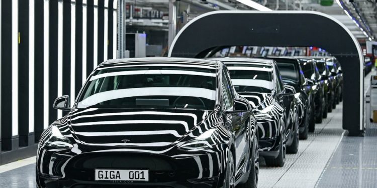 59 Bin Tesla Aracı Geri Çağrılıyor