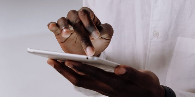 WhatsApp Durumuna Gizlice Bakma Yöntemleri