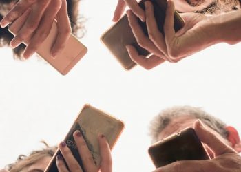 Apple ve Samsung Avrupa Pazarında Büyüdü