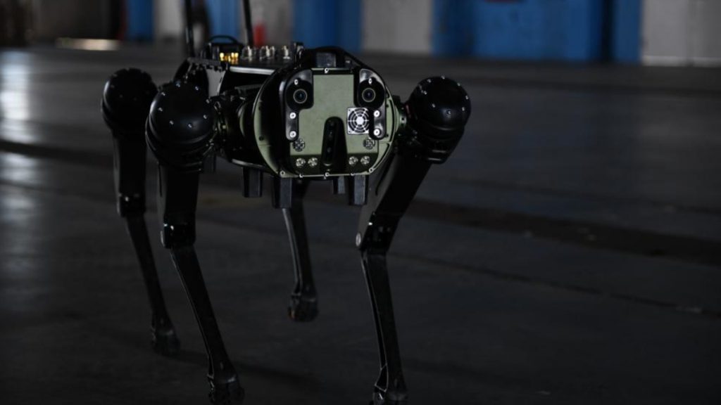 Robot Köpek Devriye Gezmeye Başlayabilir!
