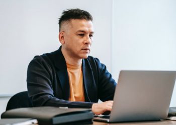 Ses Hizmetleri Yanıt Vermiyor, Çözümü Nedir?