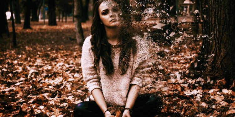 Hebefrenik Şizofreni Nedir, Belirtileri Neler?