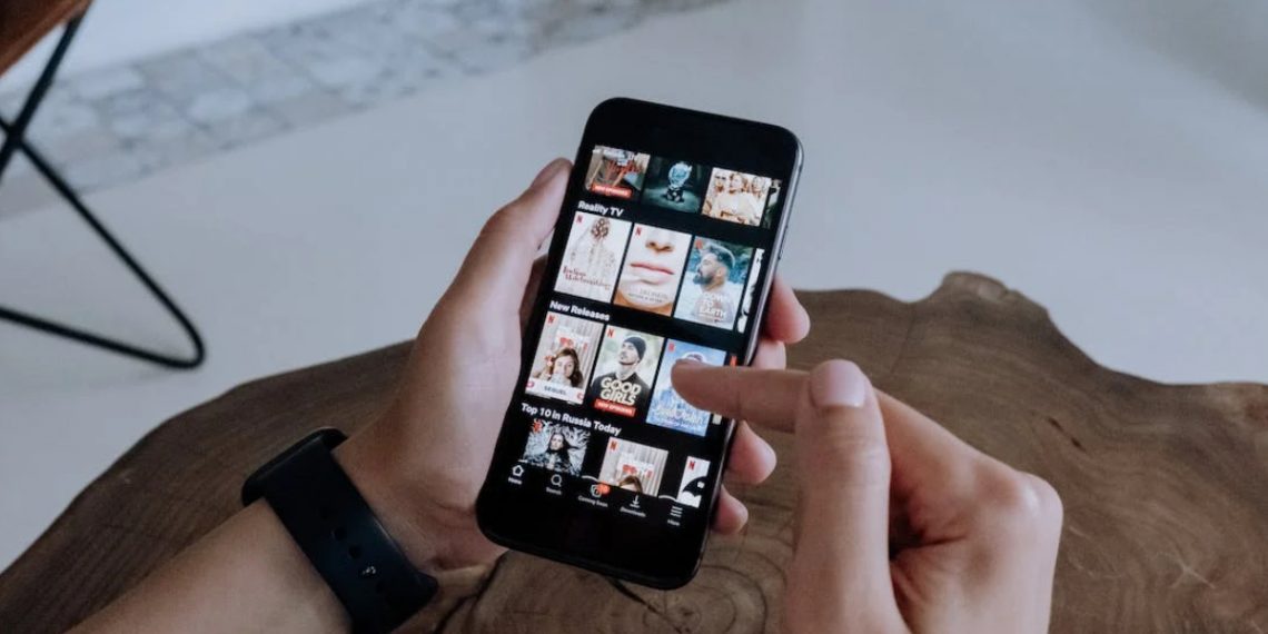 Netflix Dizi Reytingleri ile Bir İlke İmza Atıyor