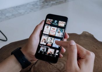 Netflix Dizi Reytingleri ile Bir İlke İmza Atıyor