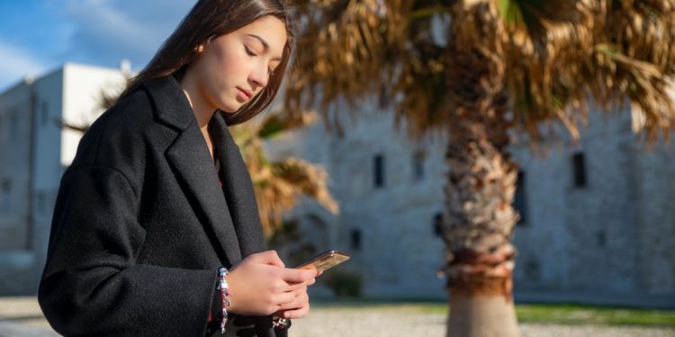 Android Telefon Mesajlar Durduruldu Hatası