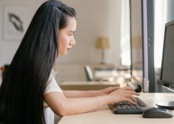 Bilgisayar Ekranı Yan Döndü