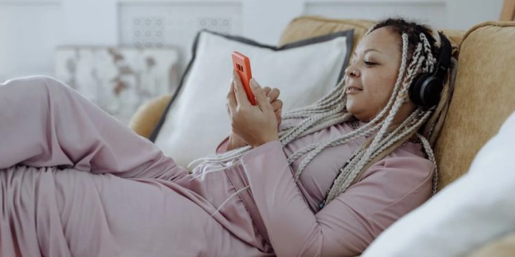 Apple Music vs. Spotify: En İyi Hangisi?