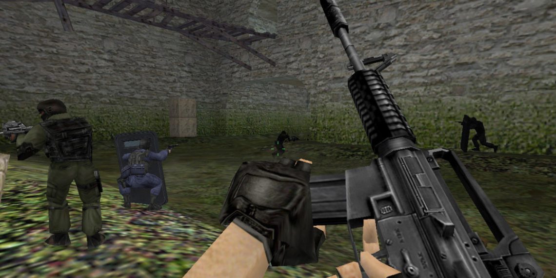 CS 1.6 Silahı Sağ Ele Alma