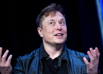 Elon Musk Çocuklarına Neuralink Çipi Takabileceğini Söyledi