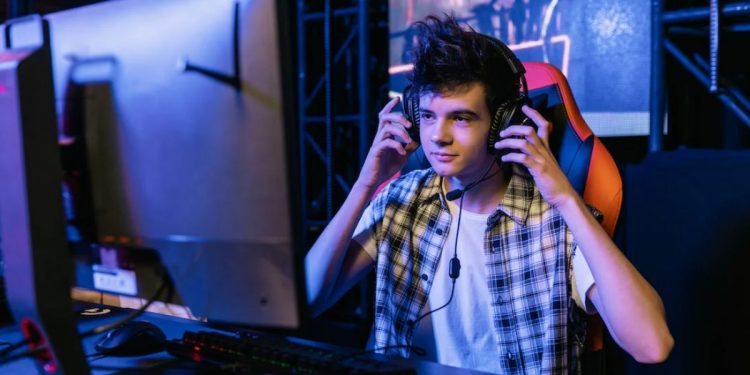 Bilgisayar Kulaklığı Görmüyor, Ne Yapılmalı?