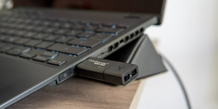 Windows 11’de Bir USB Sürücüsü Nasıl Biçimlendirilir?