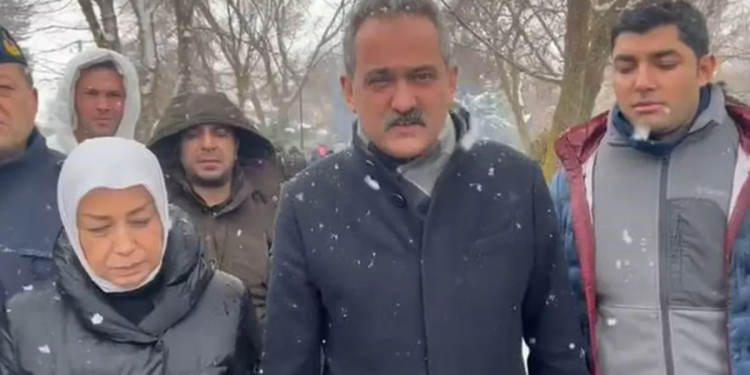 Milli Eğitim Bakanı Açıkladı! Eğitime Yeniden Ara Verildi