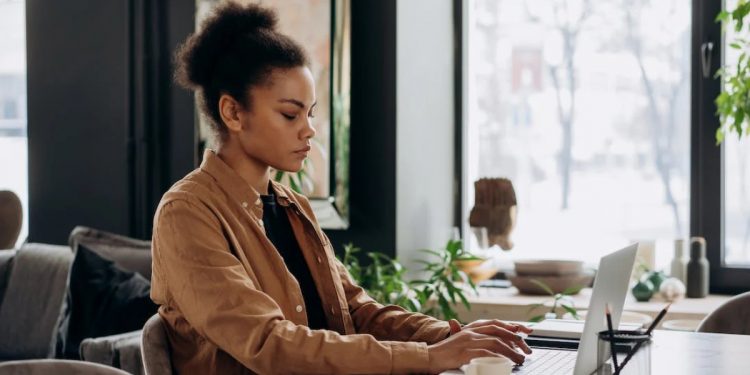 Outlook Mac Sürümü Ücretsiz Oldu