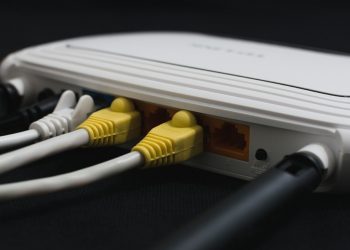 Modem power ışığı yanıp sönüyor