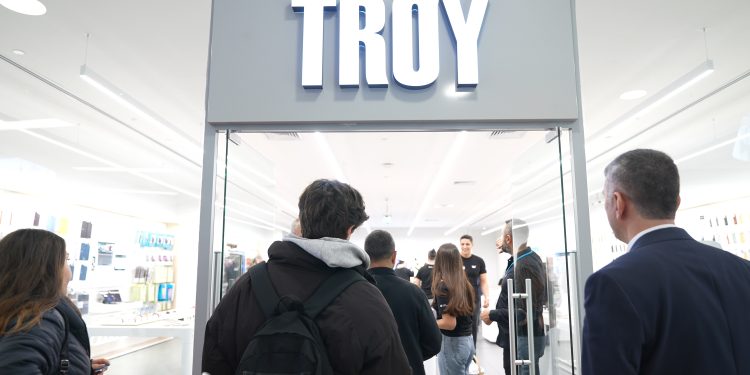 Troy, Apple Premium Partner Mağazası Açtı