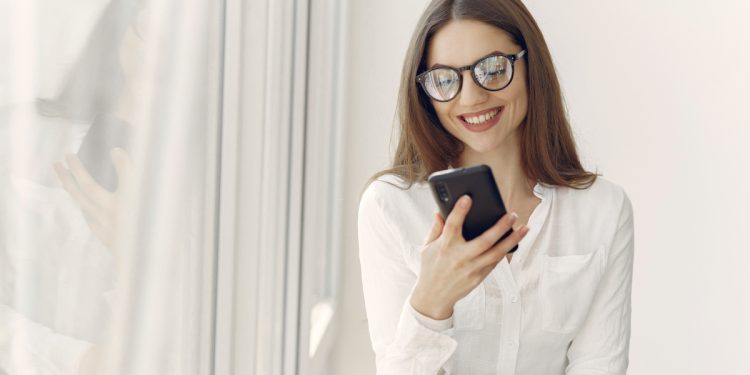 WhatsApp Çıkartma Oluşturma Özelliği Geliştiriyor