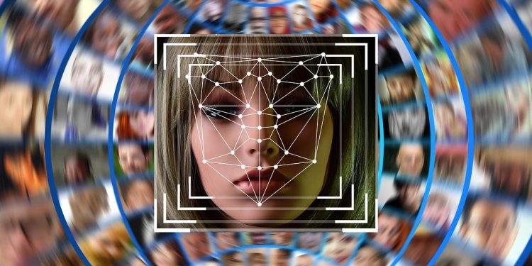 LinkedIn Sahte Fotoğraf Tespit Etme Aracı Geliştirdi