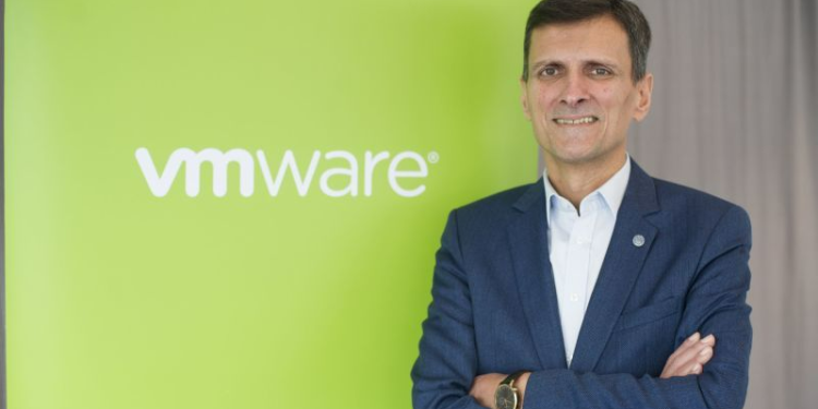 VMware Şirketi Bulut Sistemini Akıllı Kullanmayı Öneriyor