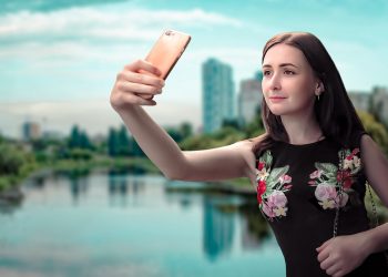 WhatsApp Kamera Yakın Çekiyor, Nasıl Çözülür?