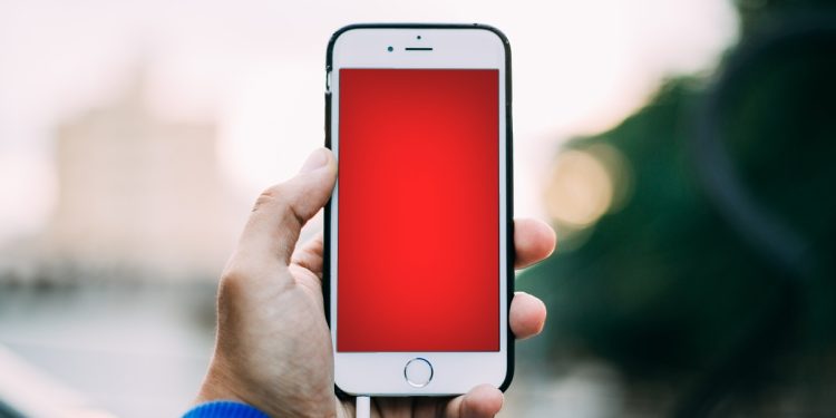 iPhone Kırmızı Ekran Sorunu Nasıl Çözülür?