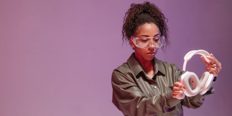 Bluetooth Kulaklık Şarj Olmuyor, Çözümü Nedir?