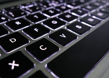 Yapışkan Tuşlar Nedir? Ne İşe Yarar? Nasıl Kapatılır?