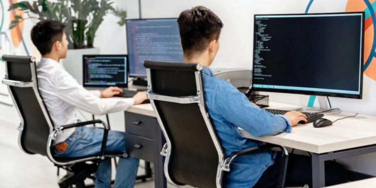 Hackathon Nedir? Faydaları Neler?