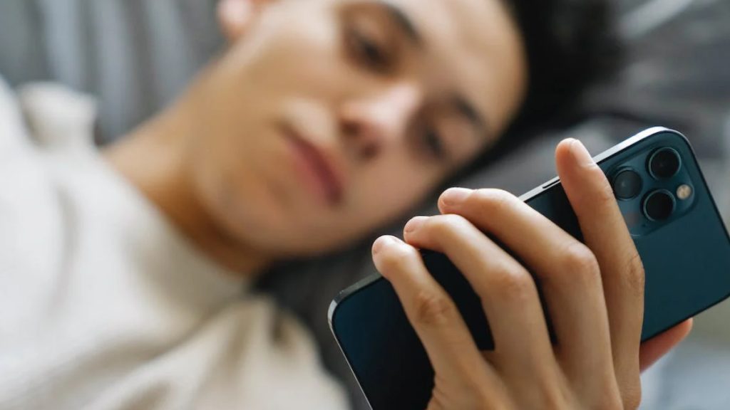 Facebook Benzeri Uygulamalar