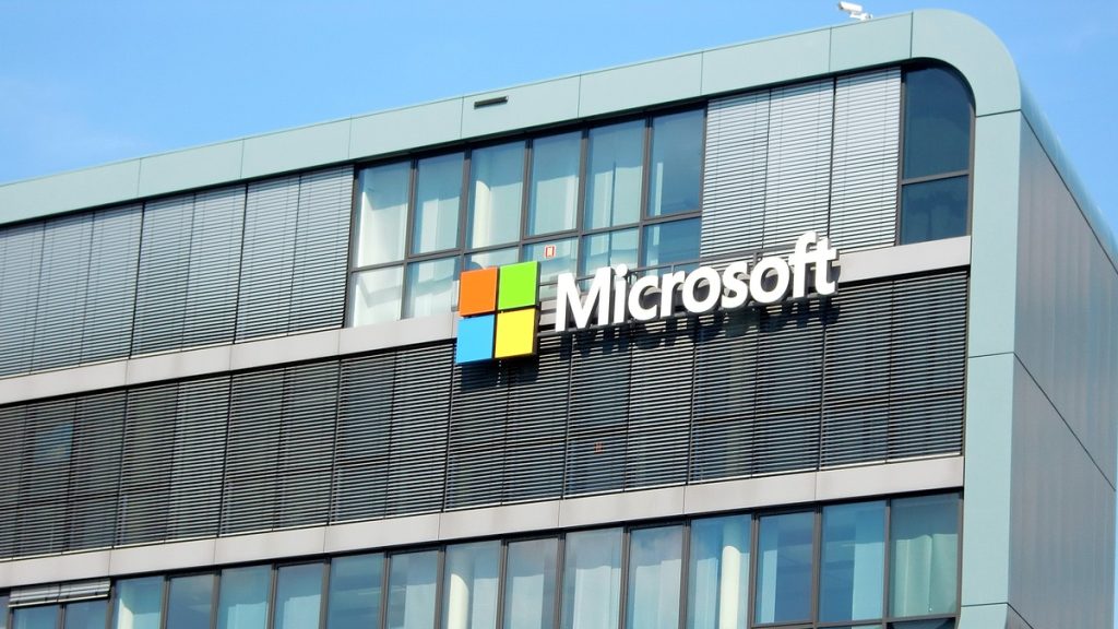 Microsoft, Apple'ı Geçip Dünyanın En Değerli Şirketi Oldu