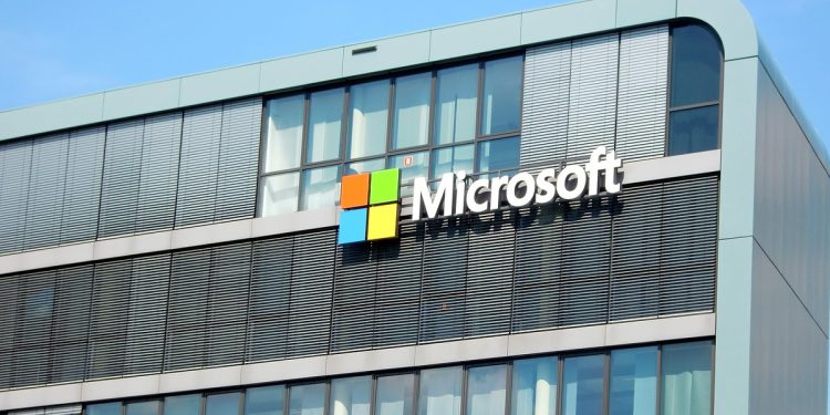 Microsoft, Apple'ı Geçip Dünyanın En Değerli Şirketi Oldu