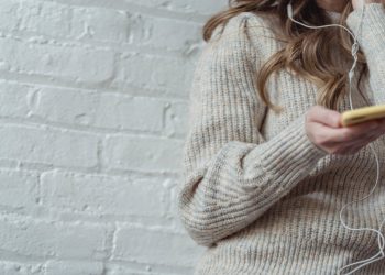 Shazam Kulaklık Takarken Müzik Bulabilecek