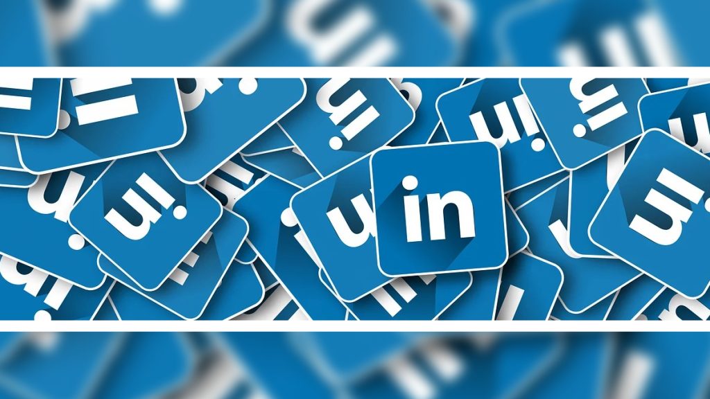 LinkedIn, Videolar İçin Dikey Kaydırma Özelliğini Test Ediyor