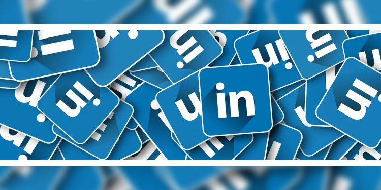 LinkedIn, Videolar İçin Dikey Kaydırma Özelliğini Test Ediyor