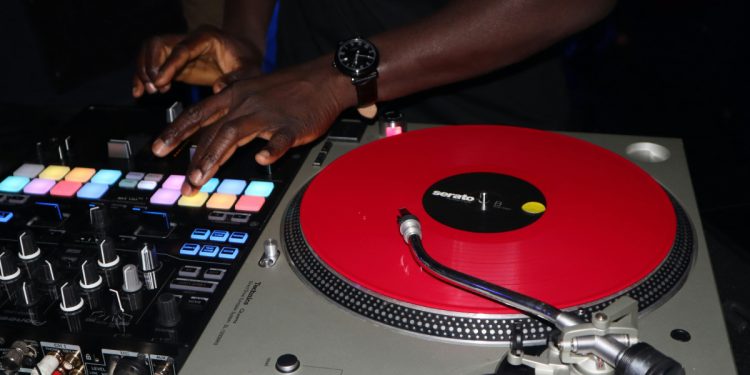 Twitch'te DJ'ler Kazandığı Parayı Müzik Şirketleriyle Paylaşacak