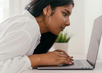 Bilgisayar Kapatılıyor Ekranında Kalıyor, Çözümü Nedir?