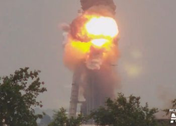 SpaceX'in Fırlatma Tesisinde Raptor Motoru Patladı (Video)