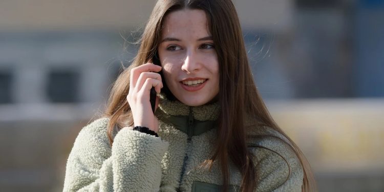 Truecaller, Sizin Sesinizle Cevap Veren AI Asistanı Sunuyor