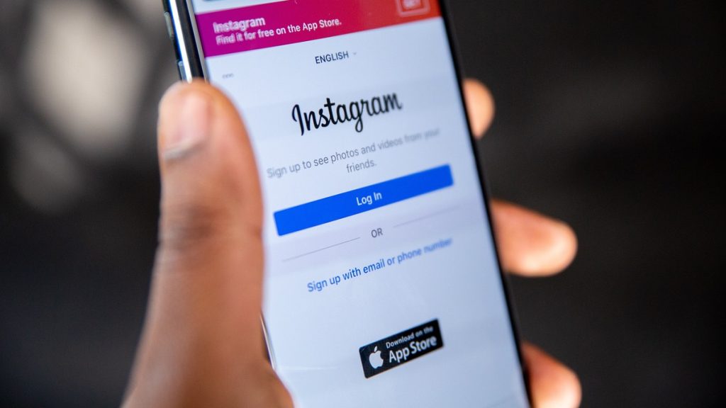 Instagram Kendi Kendine Beğeni Yapıyor, Çözümü Nedir?