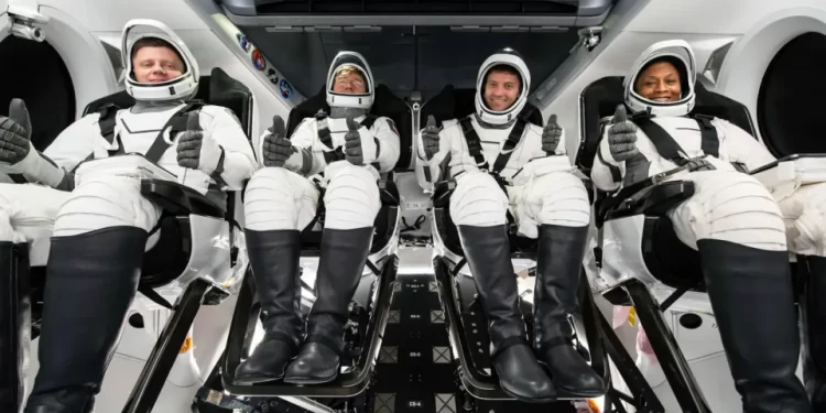 NASA, SpaceX’in Mürettebat Uçuşunu Erteledi