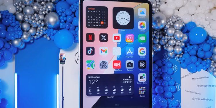 YouTuberlar Dev Bir iPhone 15 Pro Max Yaptı