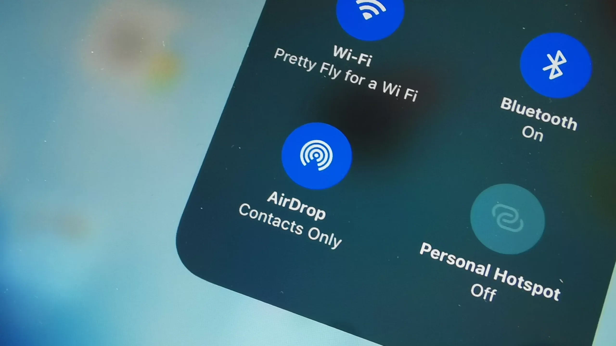 AB, Apple’dan AirDrop ve AirPlay’i Açmasını İstiyor