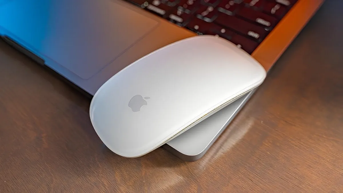 Apple, Magic Mouse Tasarımını Yeniliyor